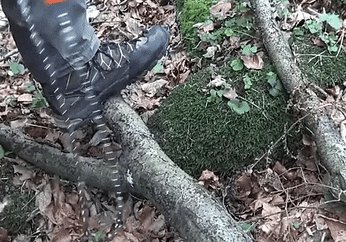 Serra de bolso multifuncional ideal para cortes de madeira e poda de galhos