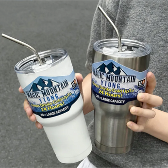Copo Térmico com Tampa 900ml Magic Mountain, com canudo reutilizável em aço inox, ideal para manter bebidas geladas por até 24 horas