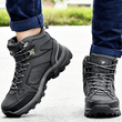 Carregar imagem no visualizador da galeria, Bota Coturno Masculina de Trilha, fabricada em tecido resistente e confortável, disponível em 3 cores
