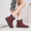 Carregar imagem no visualizador da galeria, Bota Feminina de Inverno com camada dupla, impermeável e design moderno, ideal para dias frios e chuvosos
