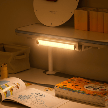 Iluminação em LED com sensor de movimento, recarregável via USB, fácil instalação e dois modos de luminosidade