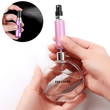 Carregar imagem no visualizador da galeria, Mini frasco de perfume recarregável, prático e portátil
